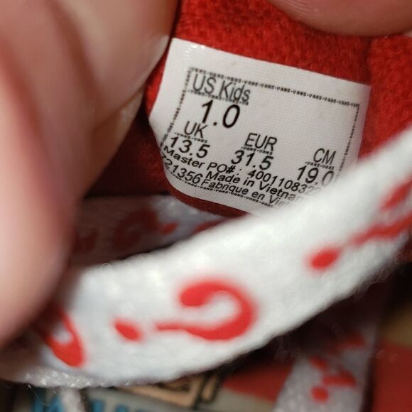 Vans where's Waldo Sneakers - Picture 9 of 9